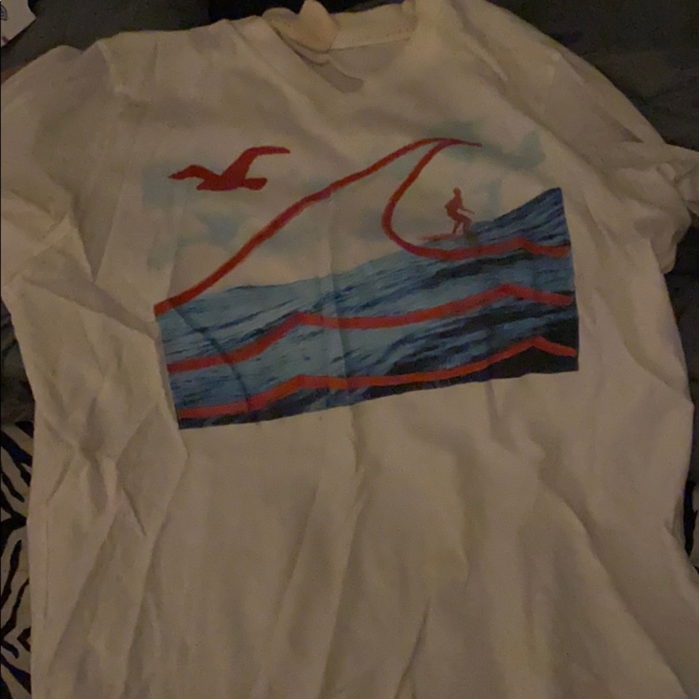 Holister tee